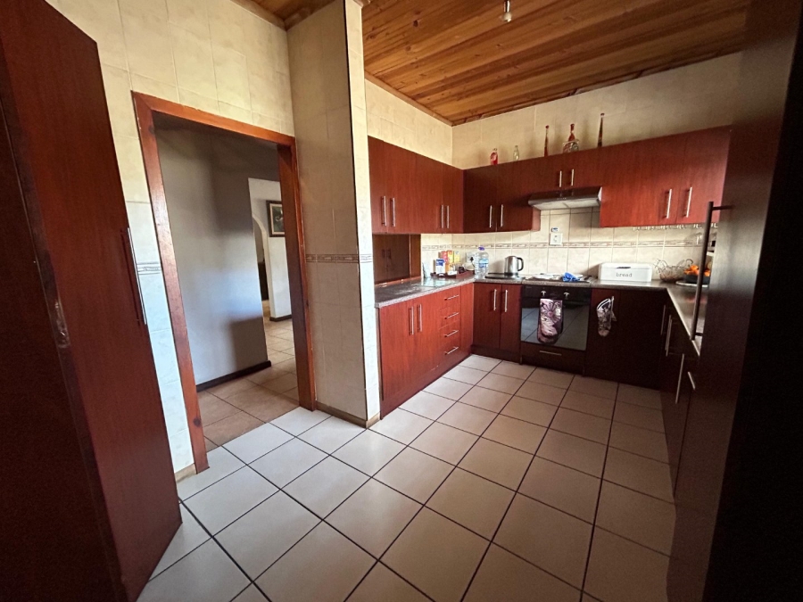 4 Bedroom Property for Sale in Heuwelkruin Eastern Cape